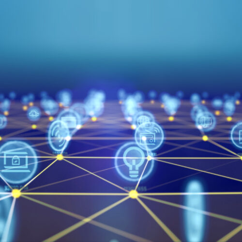 Red de íconos tecnológicos interconectados