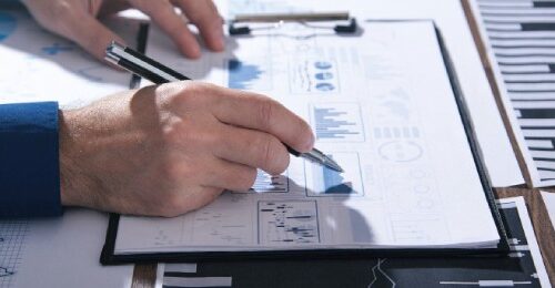 Análisis de datos y gráficos empresariales